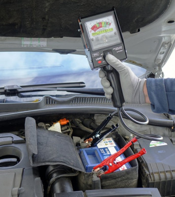 Tester akumulatorów - obciążeniowy 6/12V IDEAL LBT104